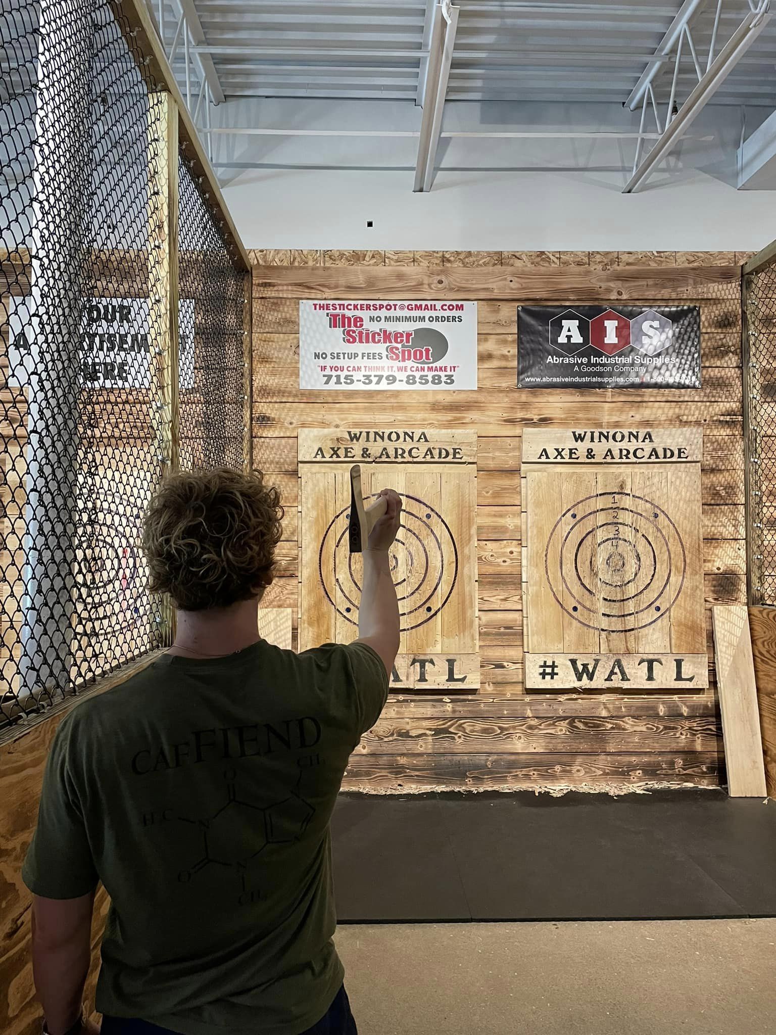 axe throwing single